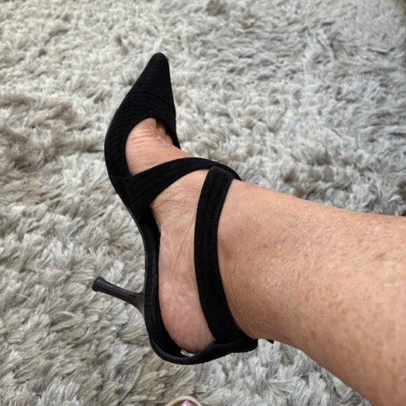 CHANEL 100% Authentic Vintage Heeled Sandals - Picture 6 of 16